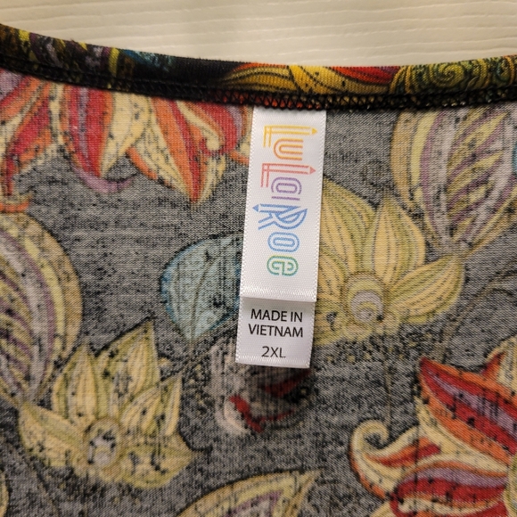 Lularoe classic Tee style Nwot - Picture 4 of 9